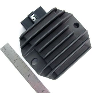 VOLTAGE REGULATOR ET4/LX150/GT200/S150/FLY150 2V/BV200/BV250/LT150 2003/PRIMA (58090R 58090R5 639169 82501R 82501R6 82501R)