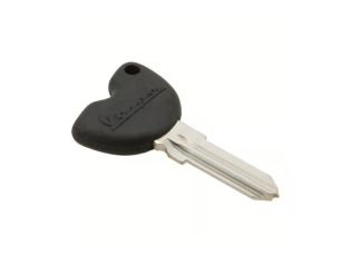 KEY BLANK BLACK W/VESPA LOGO FOR NON-IMMOBILIZER MODELS ET2 VESPA S (299602 1B000563)
