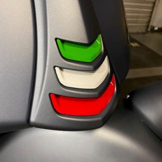 HORN COVER GRILL ITALIAN FLAG COLORS SET OF 3 VESPA GTS HPE 2020-2022 (MV500090I)