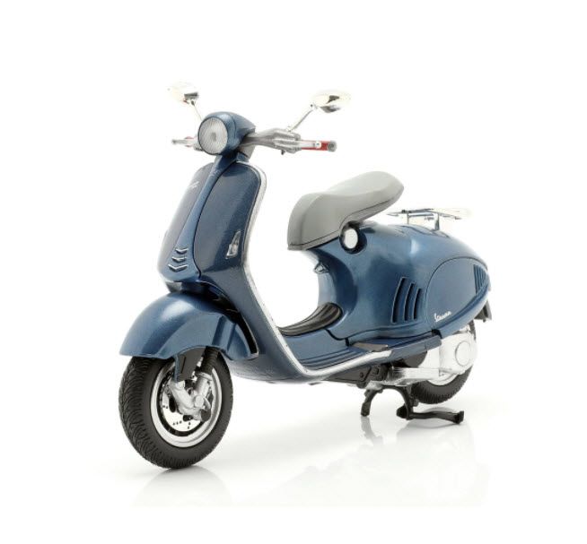 Vespa 946 2013-15 blue 1:12 moto scala new ray 