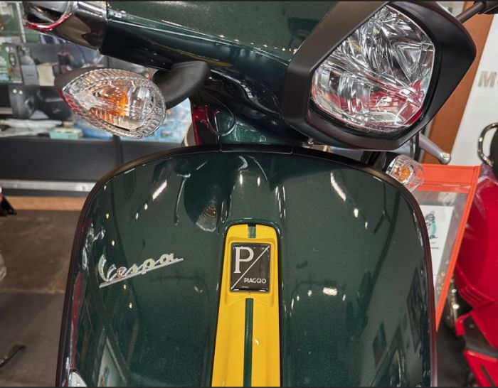 Couverture Réservoir / Batterie ORIGINALE PIAGGIO VESPA ET2 Injection