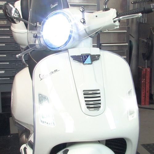 ScooterWest.com - Third Generation LED Front Running Light/TS Kit