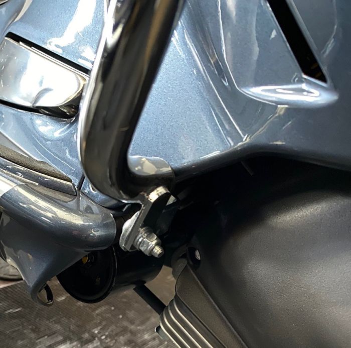 ScooterWest.com - GTS GTV Super Chrome rear crash bars FACO HPE